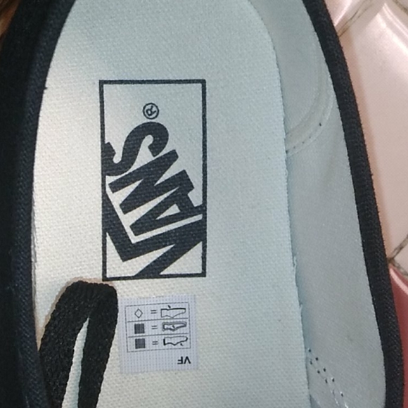 Shoes - Picture 2 of 3